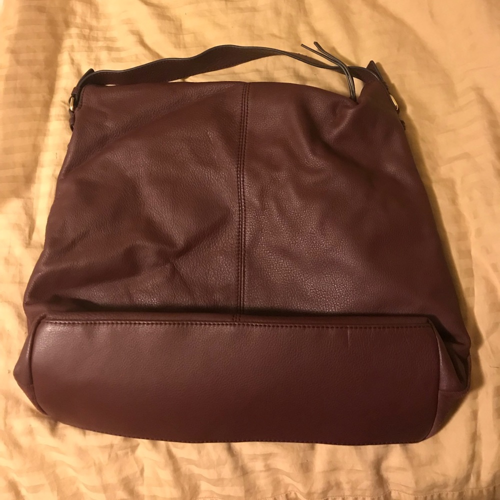 Vince Camuto hobo in burgundy - Picture 2 of 3